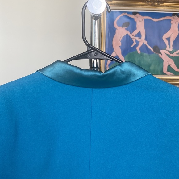 Gillian Suits | Blue Structural Jacket - Picture 8 of 8